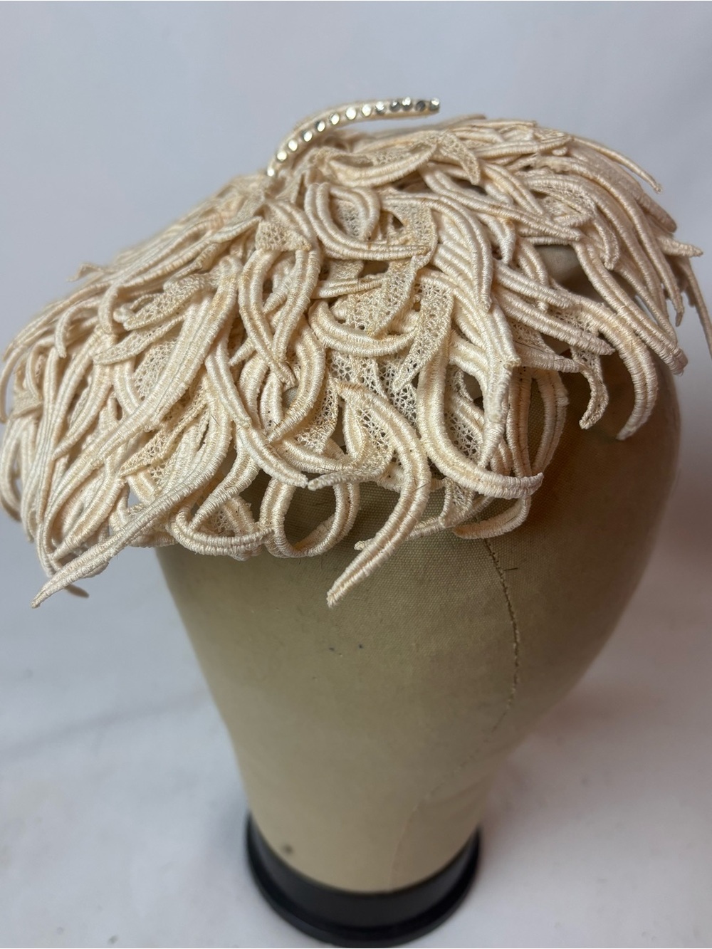 Vintage Mr Stanley Textured Lace Pillbox Hat Ivory 1950’s-60’s Mod Medusa Shaggy